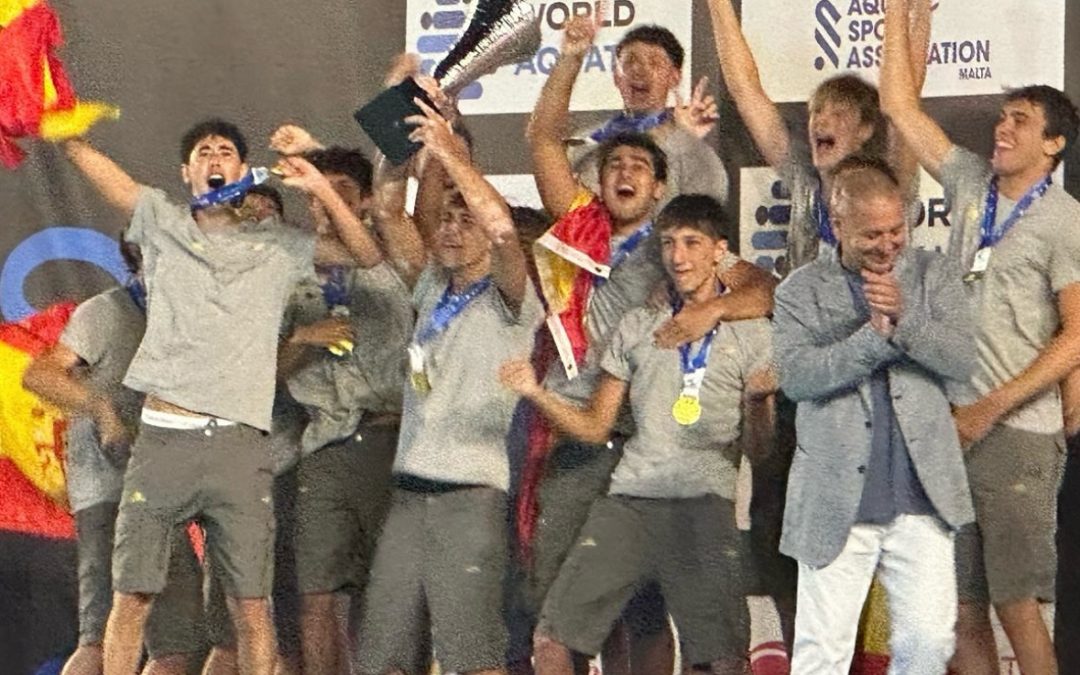 10 WATERPOLISTES CATALANS CAMPIONS DEL MÓN SUB-16