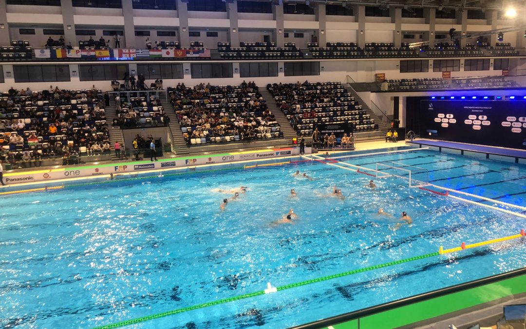 EL COMBINAT NACIONAL DE WATERPOLO ARRANCA LA WORLD CUP 2025 AMB UN DEBUT AJUSTAT A BUCAREST